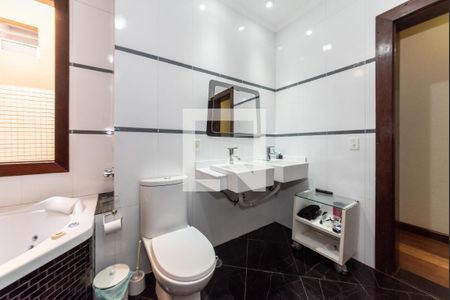 Casa à venda com 250m², 3 quartos e 2 vagas Casa à venda com 250m², 3 quartos e 2 vagasBanheiro Social