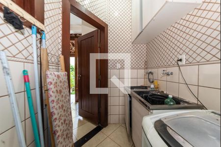 Casa à venda com 250m², 3 quartos e 2 vagas Casa à venda com 250m², 3 quartos e 2 vagasLavanderia