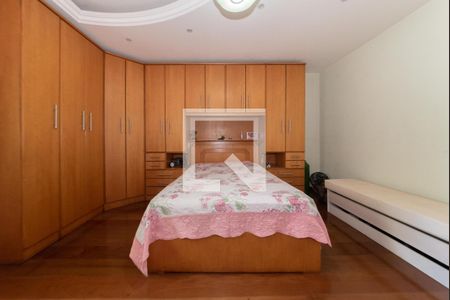 Casa à venda com 250m², 3 quartos e 2 vagas Casa à venda com 250m², 3 quartos e 2 vagasSuíte