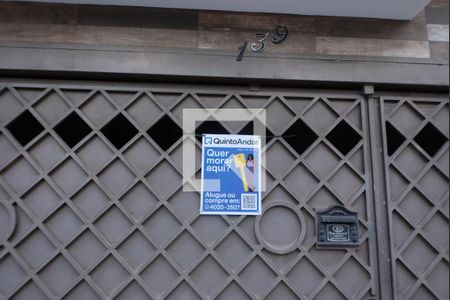 Casa à venda com 250m², 3 quartos e 2 vagas Casa à venda com 250m², 3 quartos e 2 vagasPlaquinha