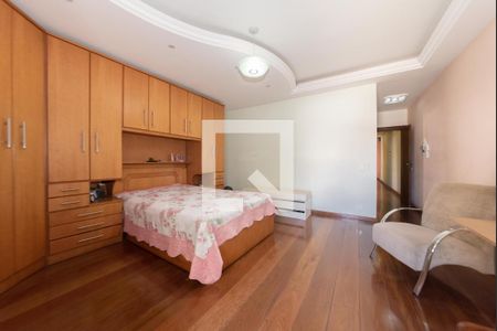 Casa à venda com 250m², 3 quartos e 2 vagas Casa à venda com 250m², 3 quartos e 2 vagasSuíte