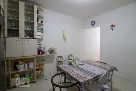 Casa à venda com 320m², 5 quartos e 4 vagas Casa à venda com 320m², 5 quartos e 4 vagasCozinha