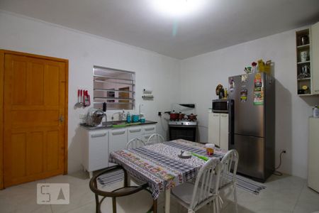 Casa à venda com 320m², 5 quartos e 4 vagas Casa à venda com 320m², 5 quartos e 4 vagasCozinha