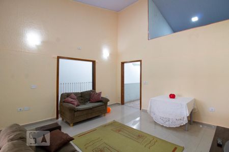 Casa à venda com 320m², 5 quartos e 4 vagas Casa à venda com 320m², 5 quartos e 4 vagasSala de TV