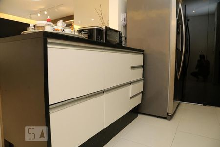 Apartamento para alugar com 77m², 2 quartos e 2 vagasCozinha - Armários