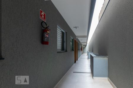 Apartamento para alugar com 60m², 2 quartos e 1 vagaCorredor de acesso 