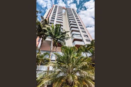 Apartamento para alugar com 70m², 2 quartos e 1 vaga Apartamento para alugar com 70m², 2 quartos e 1 vagaFachada