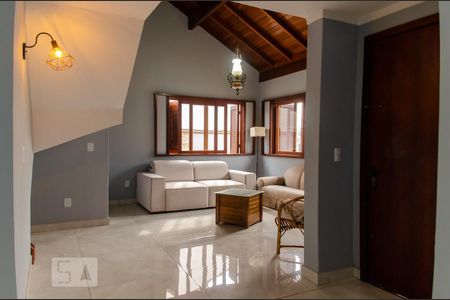 Sala de casa à venda com 4 quartos, 320m² em São José, Canoas