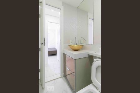 Apartamento à venda com 68m², 3 quartos e 2 vagasBanheiro Social