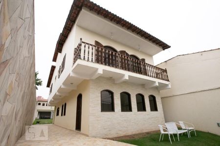 Casa para alugar com 332m², 5 quartos e 2 vagasFachada