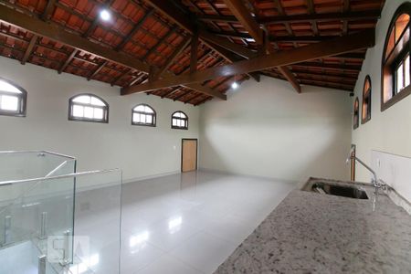 Casa para alugar com 332m², 5 quartos e 2 vagasLavanderia