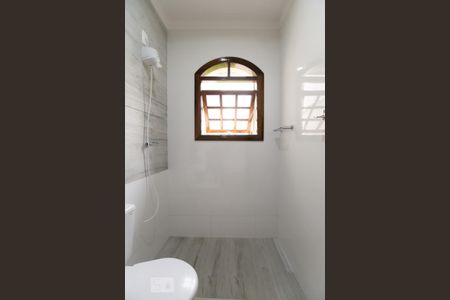 Casa para alugar com 332m², 5 quartos e 2 vagasBanheiro da Edícula