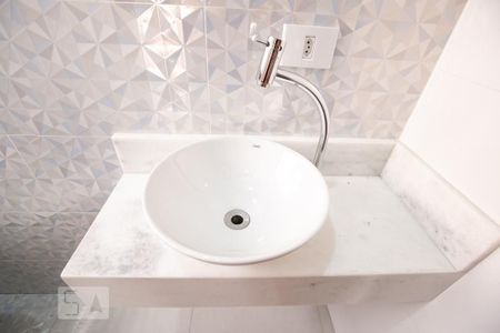 Casa para alugar com 332m², 5 quartos e 2 vagasDetalhe banheiro