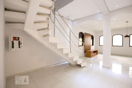 Casa para alugar com 332m², 5 quartos e 2 vagasSala