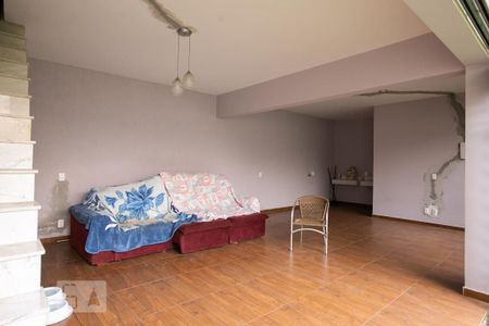 Casa para alugar com 332m², 5 quartos e 2 vagasEdícula