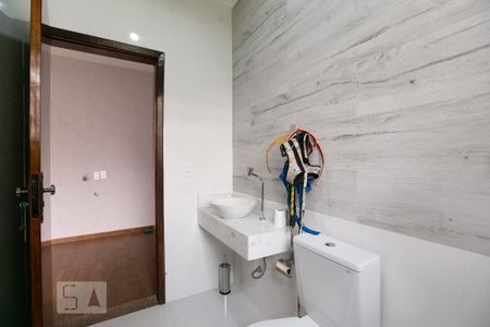 Casa para alugar com 332m², 5 quartos e 2 vagasBanheiro da Edícula