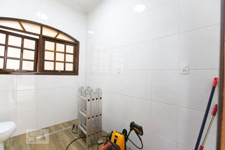 Casa para alugar com 332m², 5 quartos e 2 vagasBanheiro 