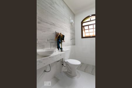 Casa para alugar com 332m², 5 quartos e 2 vagasBanheiro  da Edícula