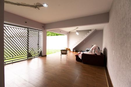 Casa para alugar com 332m², 5 quartos e 2 vagasEdícula