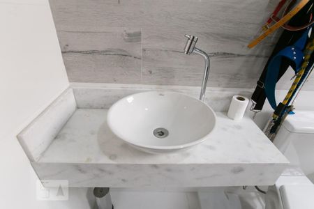 Casa para alugar com 332m², 5 quartos e 2 vagasBanheiro da Edícula