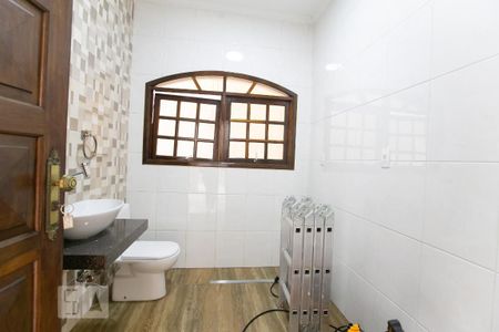 Casa para alugar com 332m², 5 quartos e 2 vagasBanheiro 