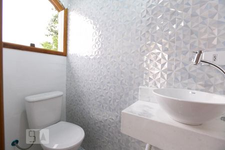 Casa para alugar com 332m², 5 quartos e 2 vagasBanheiro da Edícula