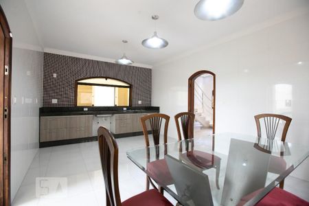 Casa para alugar com 332m², 5 quartos e 2 vagasCozinha