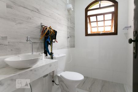 Casa para alugar com 332m², 5 quartos e 2 vagasBanheiro  da Edícula