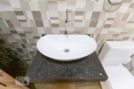 Casa para alugar com 332m², 5 quartos e 2 vagasBanheiro 