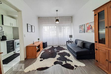 Sala/Quarto de kitnet/studio para alugar com 1 quarto, 28m² em Centro Histórico, Porto Alegre