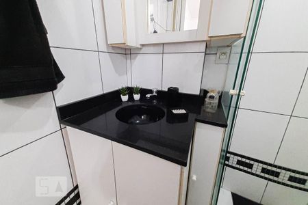 Banheiro de kitnet/studio para alugar com 1 quarto, 28m² em Centro Histórico, Porto Alegre