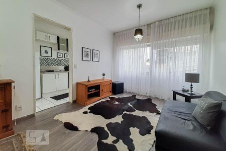 Sala/Quarto de kitnet/studio para alugar com 1 quarto, 28m² em Centro Histórico, Porto Alegre