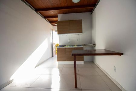 Cozinha de kitnet/studio para alugar com 1 quarto, 64m² em Carvoeira, Florianópolis