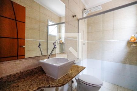 Casa à venda com 250m², 3 quartos e 2 vagasBanheiro da Suíte 2