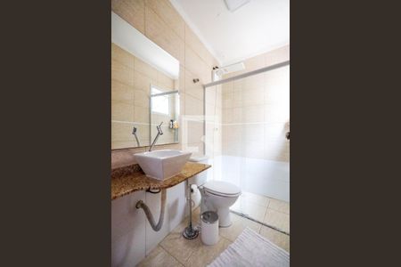 Casa à venda com 250m², 3 quartos e 2 vagasBanheiro da Suíte 2