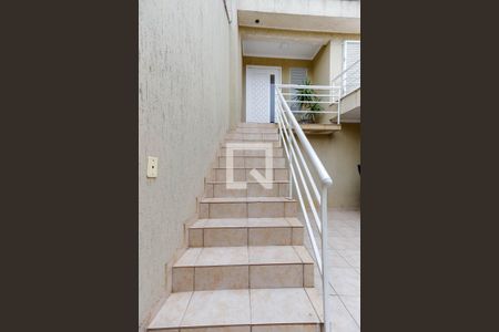 Casa à venda com 250m², 3 quartos e 2 vagasEscada Entrada