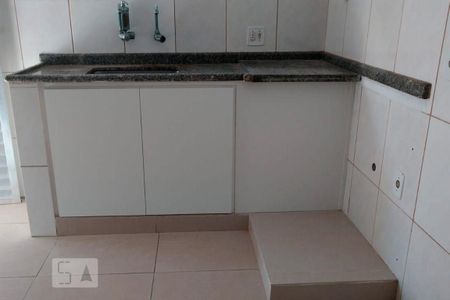 Casa à venda com 100m², 4 quartos e 2 vagasCozinha (Armários)