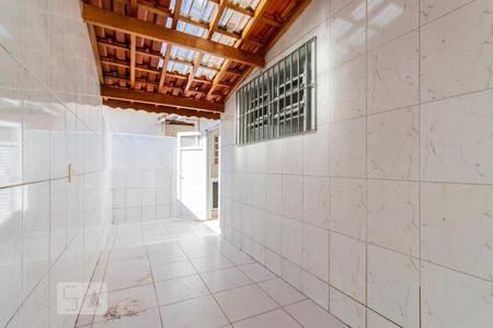 Casa à venda com 100m², 4 quartos e 2 vagasQuintal