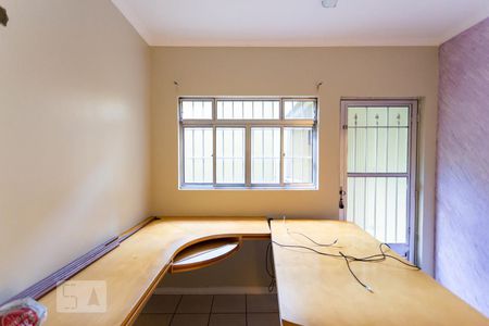 Quarto de casa para alugar com 4 quartos, 490m² em Km 18, Osasco