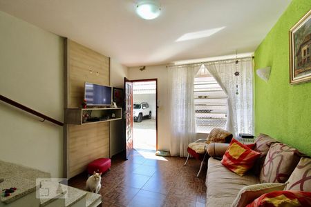 Sala de casa para alugar com 2 quartos, 75m² em Nova Piraju, São Paulo