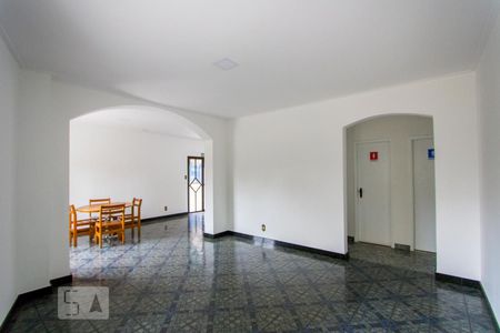 Apartamento à venda com 106m², 3 quartos e 2 vagas Apartamento à venda com 106m², 3 quartos e 2 vagasÁrea comum - Salão de festas