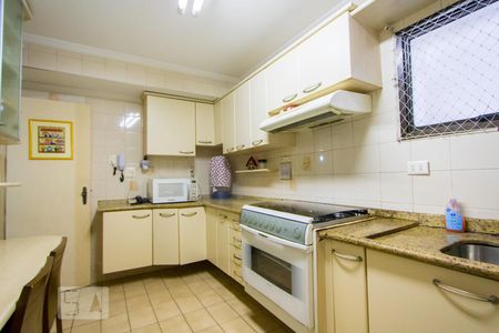 Apartamento à venda com 106m², 3 quartos e 2 vagas Apartamento à venda com 106m², 3 quartos e 2 vagasCozinha