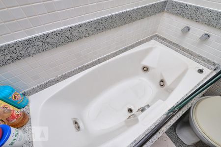 Apartamento à venda com 485m², 5 quartos e 4 vagasBanheiro Suíte 2