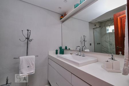Apartamento à venda com 485m², 5 quartos e 4 vagasBanheiro Suíte 1