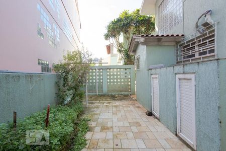 Casa à venda com 500m², 6 quartos e 6 vagas Casa à venda com 500m², 6 quartos e 6 vagasPátio