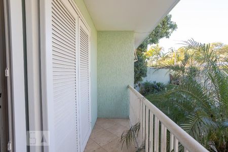 Casa à venda com 500m², 6 quartos e 6 vagas Casa à venda com 500m², 6 quartos e 6 vagasSacada da Suíte 6