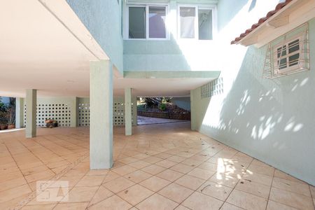 Casa à venda com 500m², 6 quartos e 6 vagas Casa à venda com 500m², 6 quartos e 6 vagasGaragem
