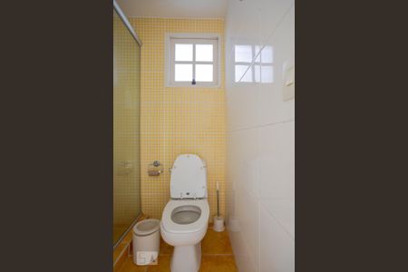 Casa à venda com 500m², 6 quartos e 6 vagas Casa à venda com 500m², 6 quartos e 6 vagasBanheiro da Piscina