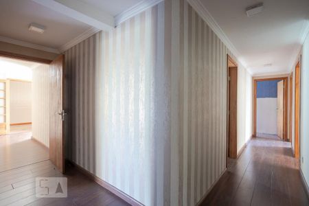 Casa à venda com 500m², 6 quartos e 6 vagas Casa à venda com 500m², 6 quartos e 6 vagasCorredor