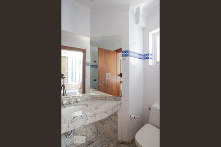 Casa à venda com 500m², 6 quartos e 6 vagas Casa à venda com 500m², 6 quartos e 6 vagasBanheiro da Suíte 2